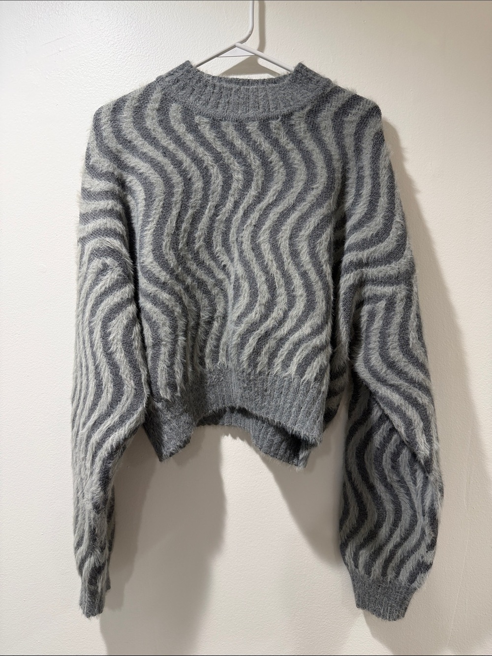 C/MEO Collective Gray Wave-Pattern Cozy Sweater - SO soft and heavyweight